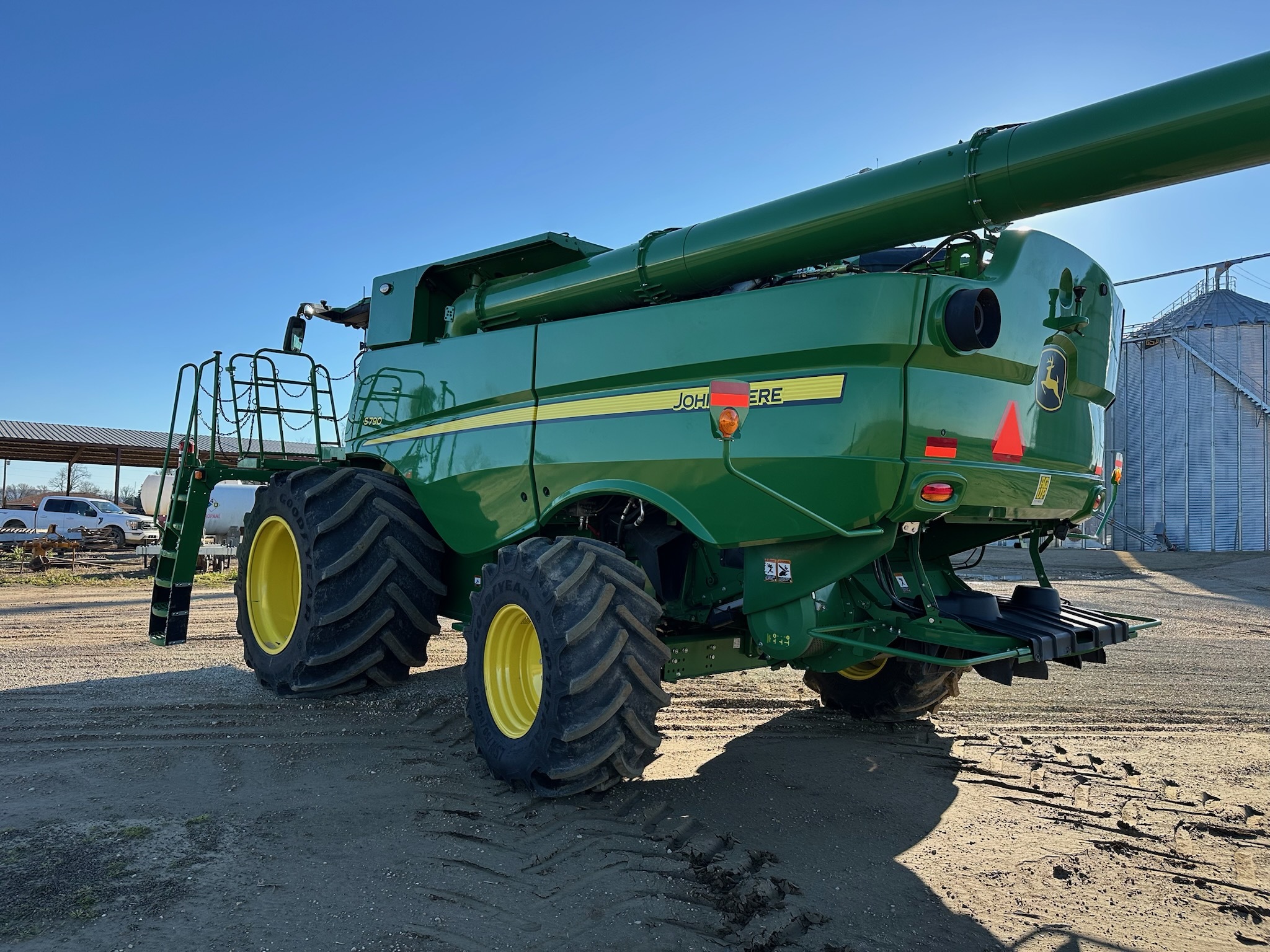 2023 John Deere S790 PRWD Combine