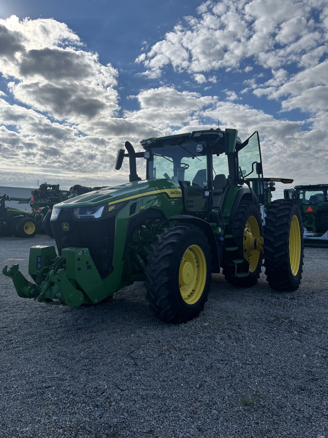 2023 John Deere 8R 250 Tractor