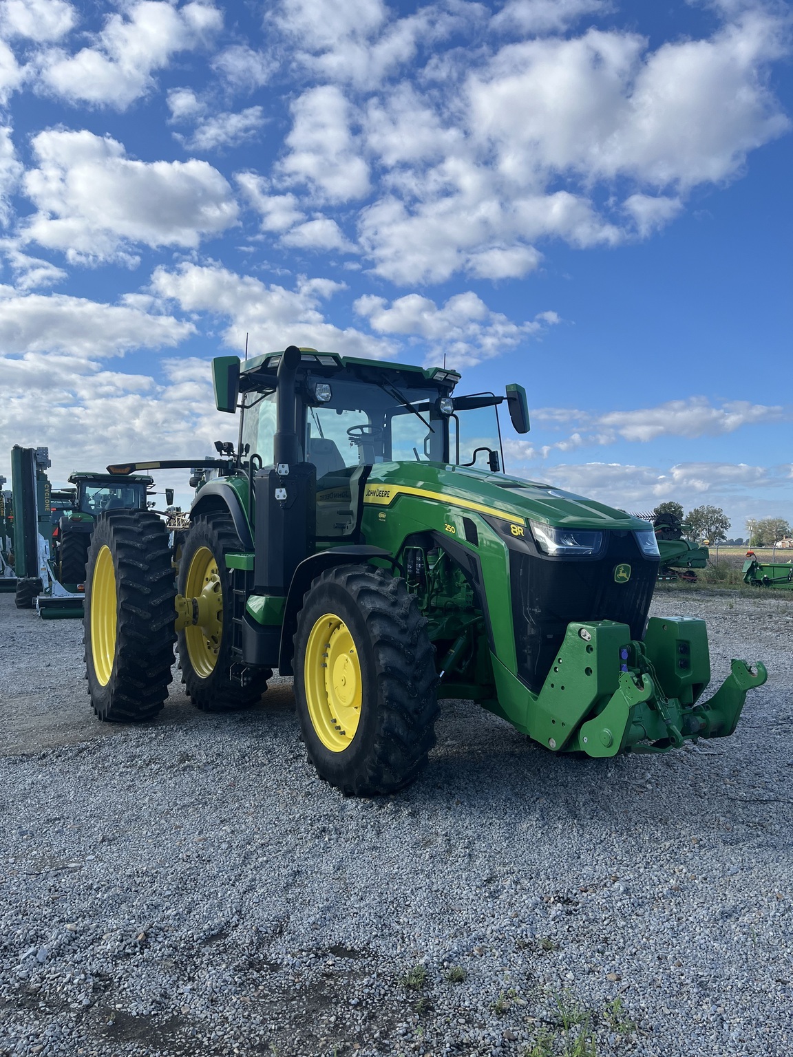 2023 John Deere 8R 250 Tractor