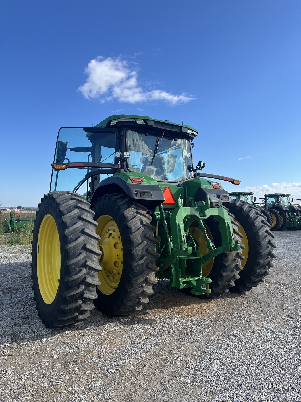 2023 John Deere 8R 250 Tractor