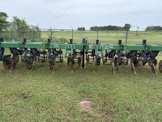  Unverferth 310 Strip-Till