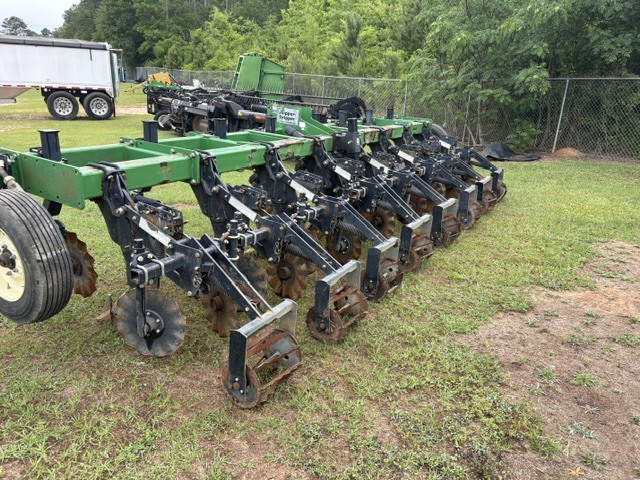  Unverferth 310 Strip-Till