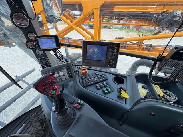 2016 Hagie STS12 Self-Propelled Sprayer