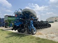 2021 Kinze 4905 Planter
