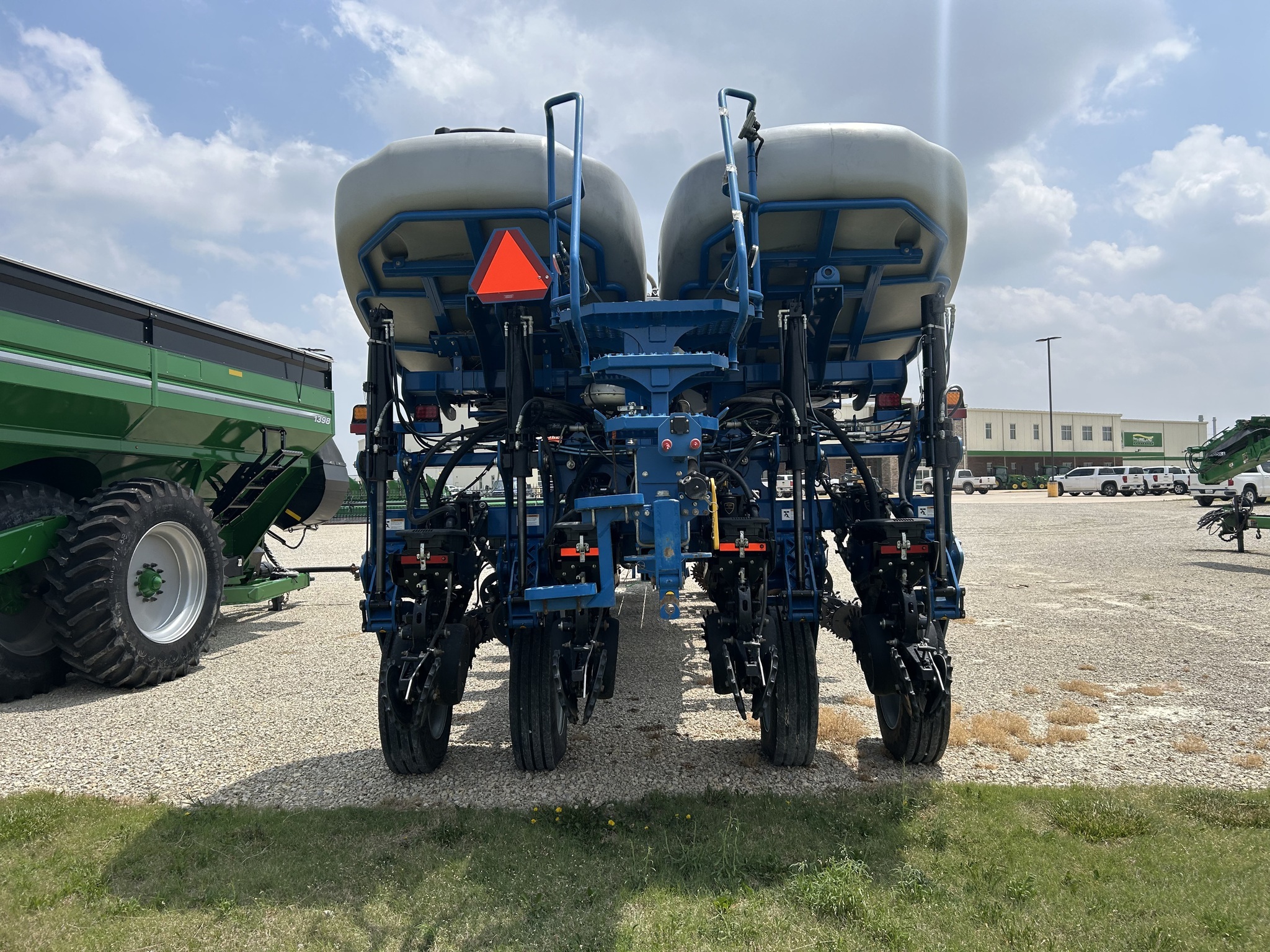 2021 Kinze 4905 Planter