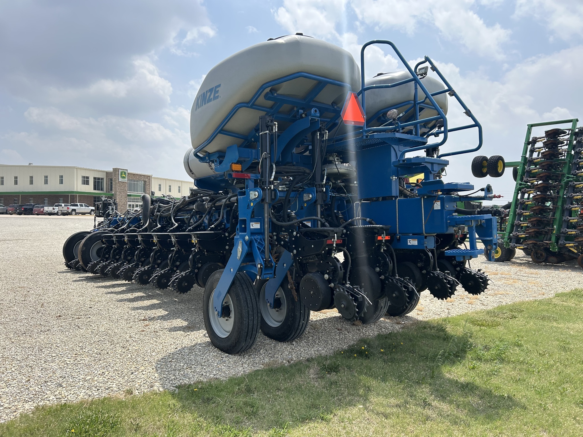 2021 Kinze 4905 Planter