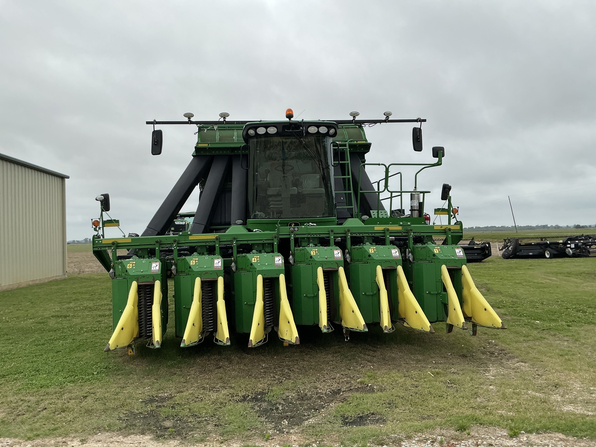 2019 John Deere CP690 Cotton Equipment