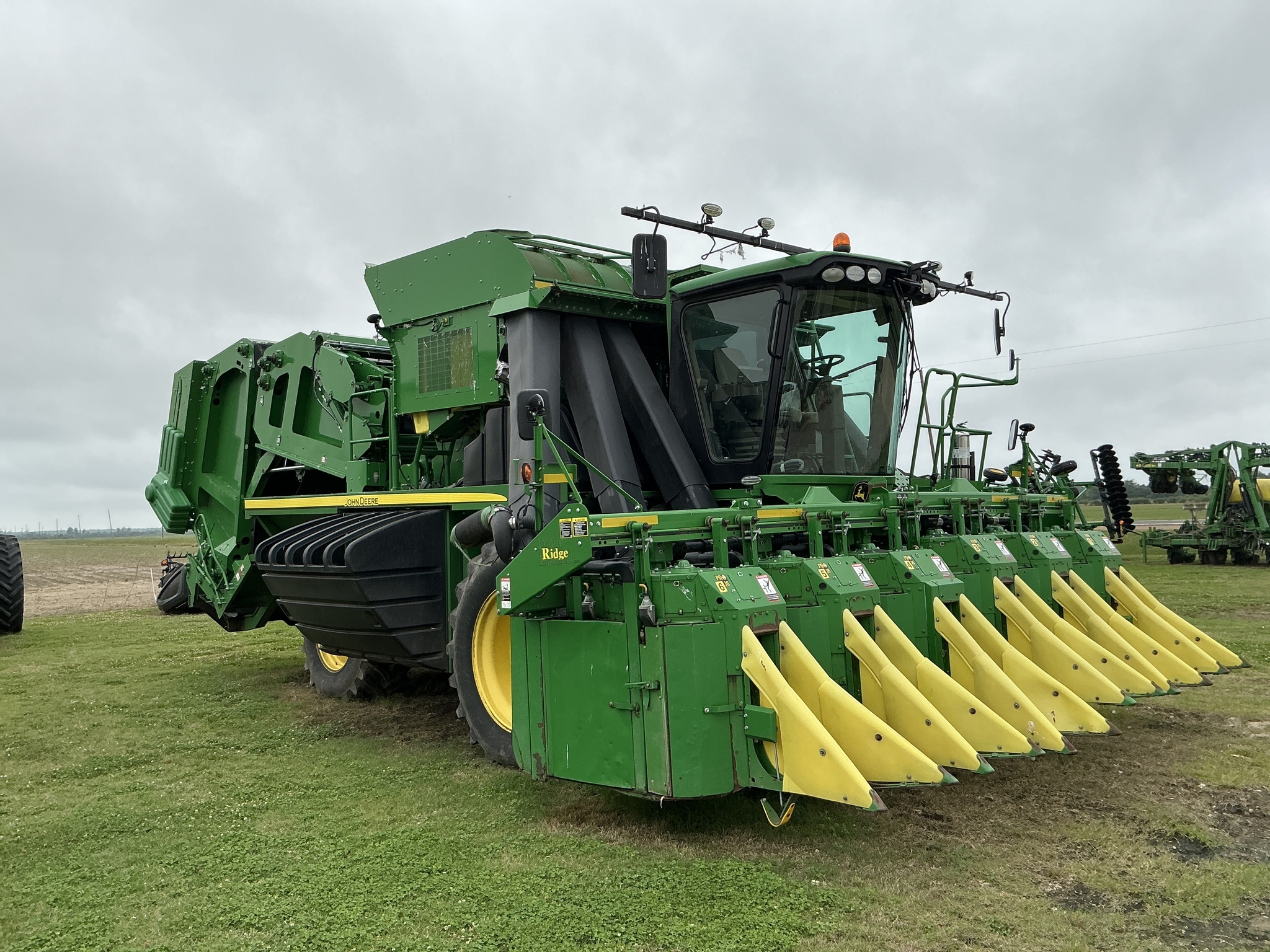 2019 John Deere CP690 Cotton Equipment