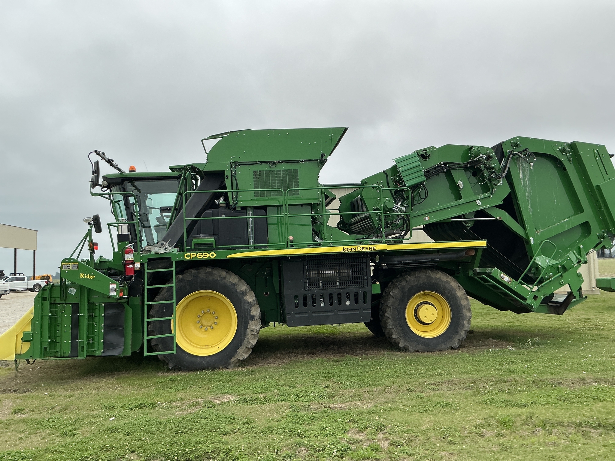 2019 John Deere CP690 Cotton Equipment