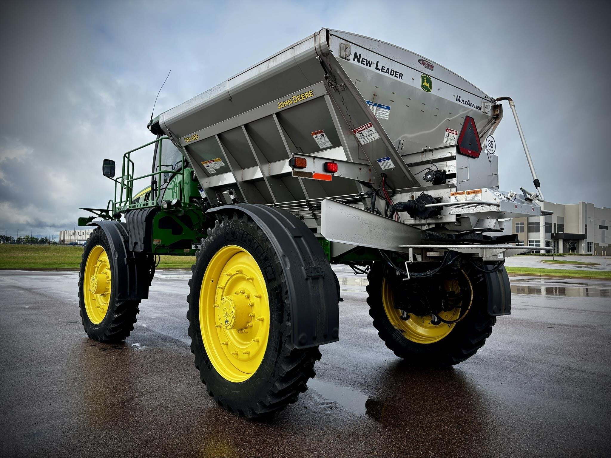 2018 John Deere R4045 Self-Propelled Sprayer