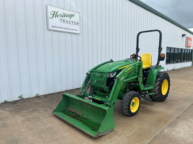2018 John Deere 3033R Tractor