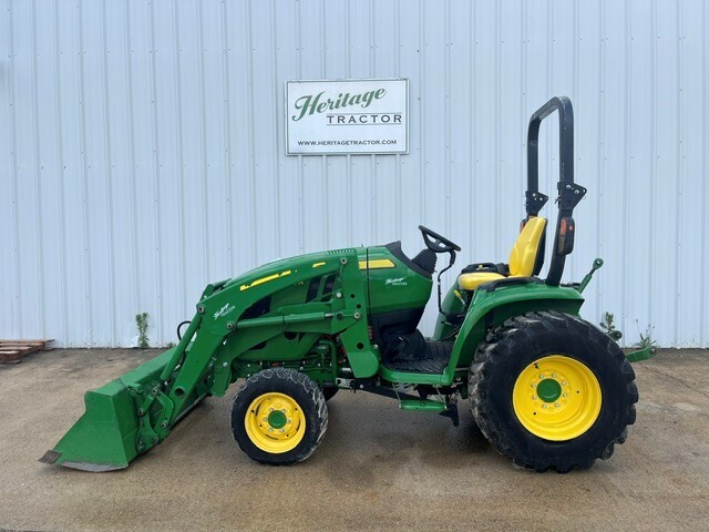 2018 John Deere 3033R Tractor