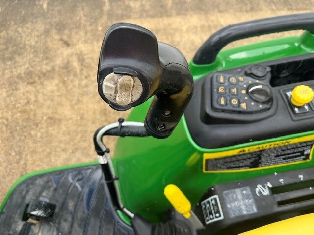 2018 John Deere 3033R Tractor