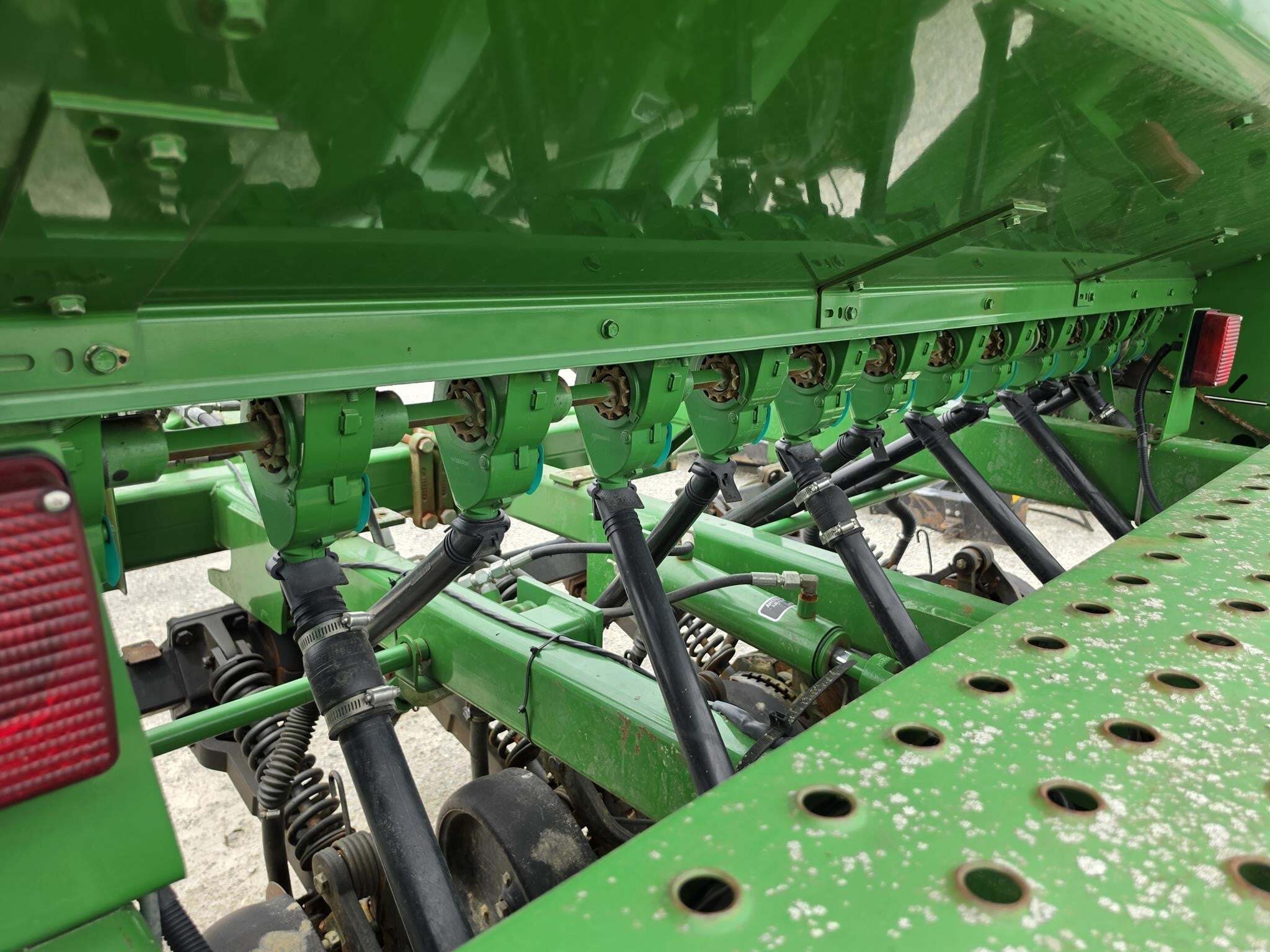 2009 John Deere 1590 Drill