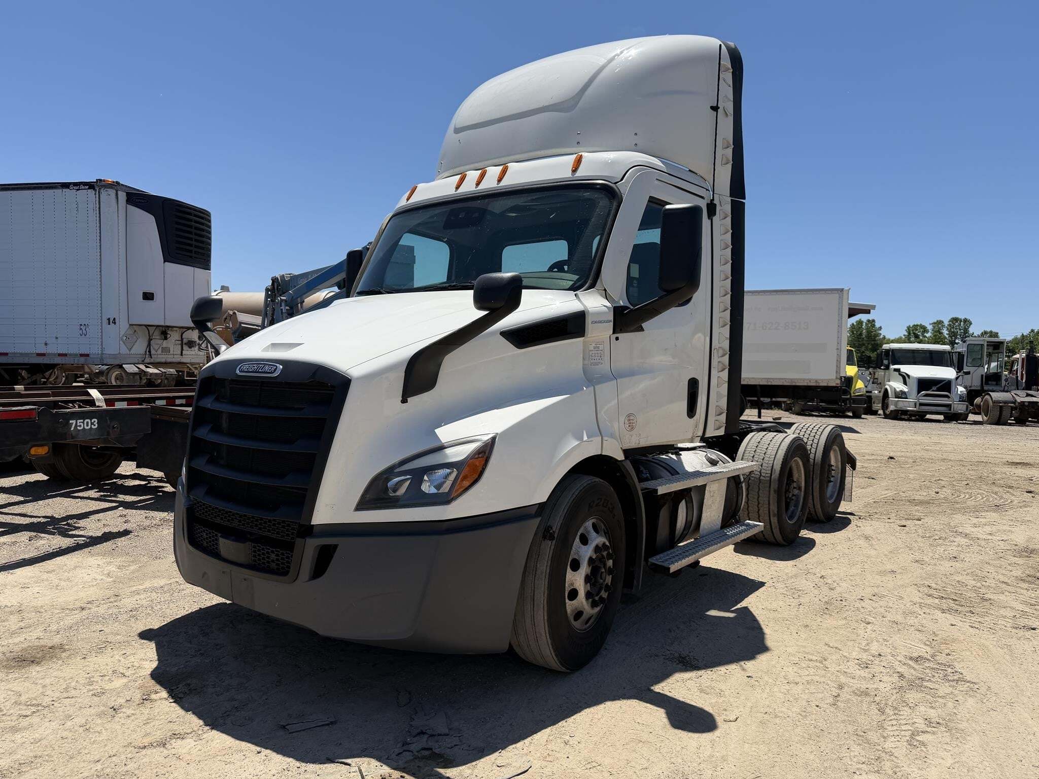 2022 Freightliner CASCADIA 116 Semi Trucks/Trailer