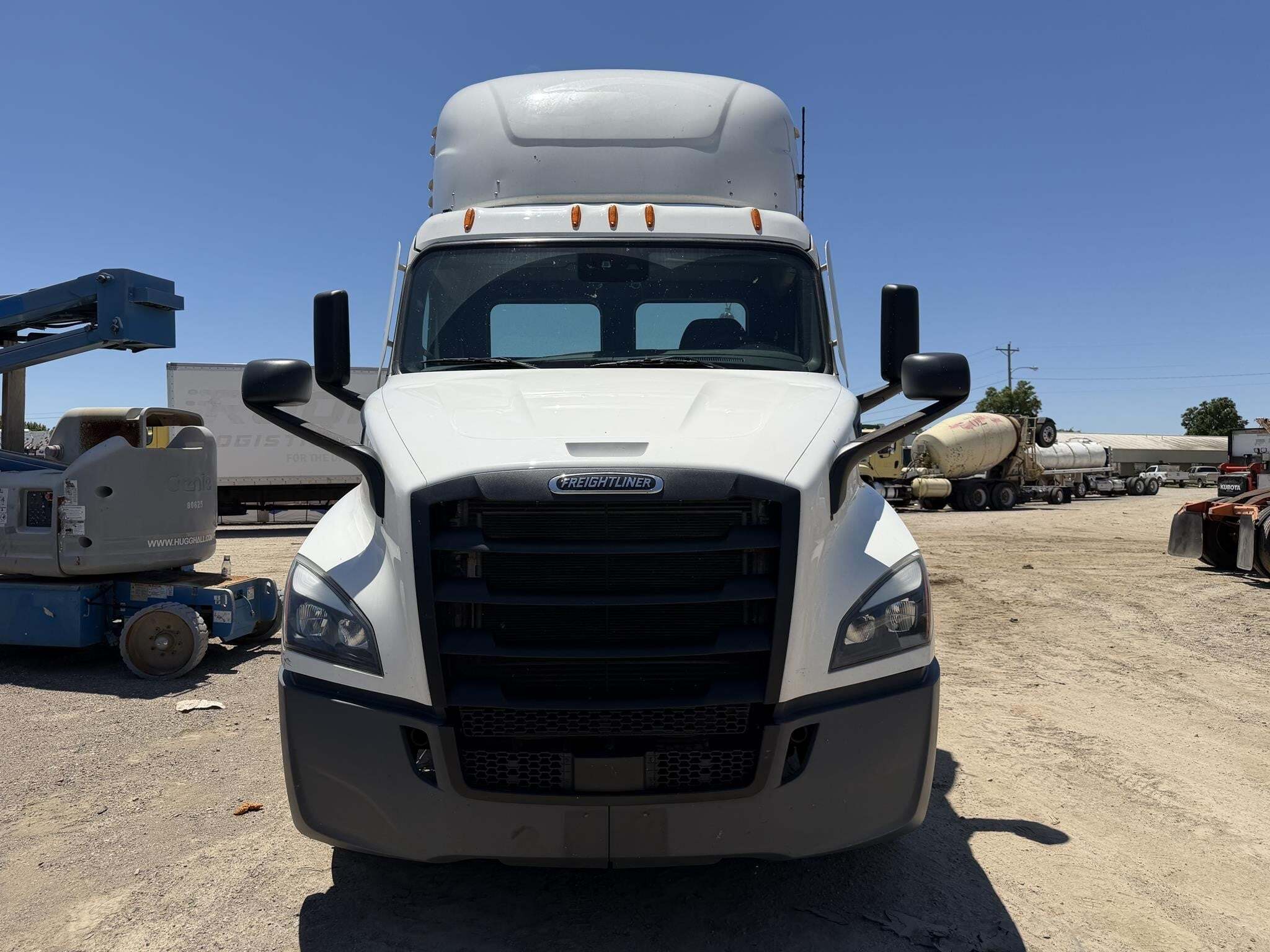 2022 Freightliner CASCADIA 116 Semi Trucks/Trailer