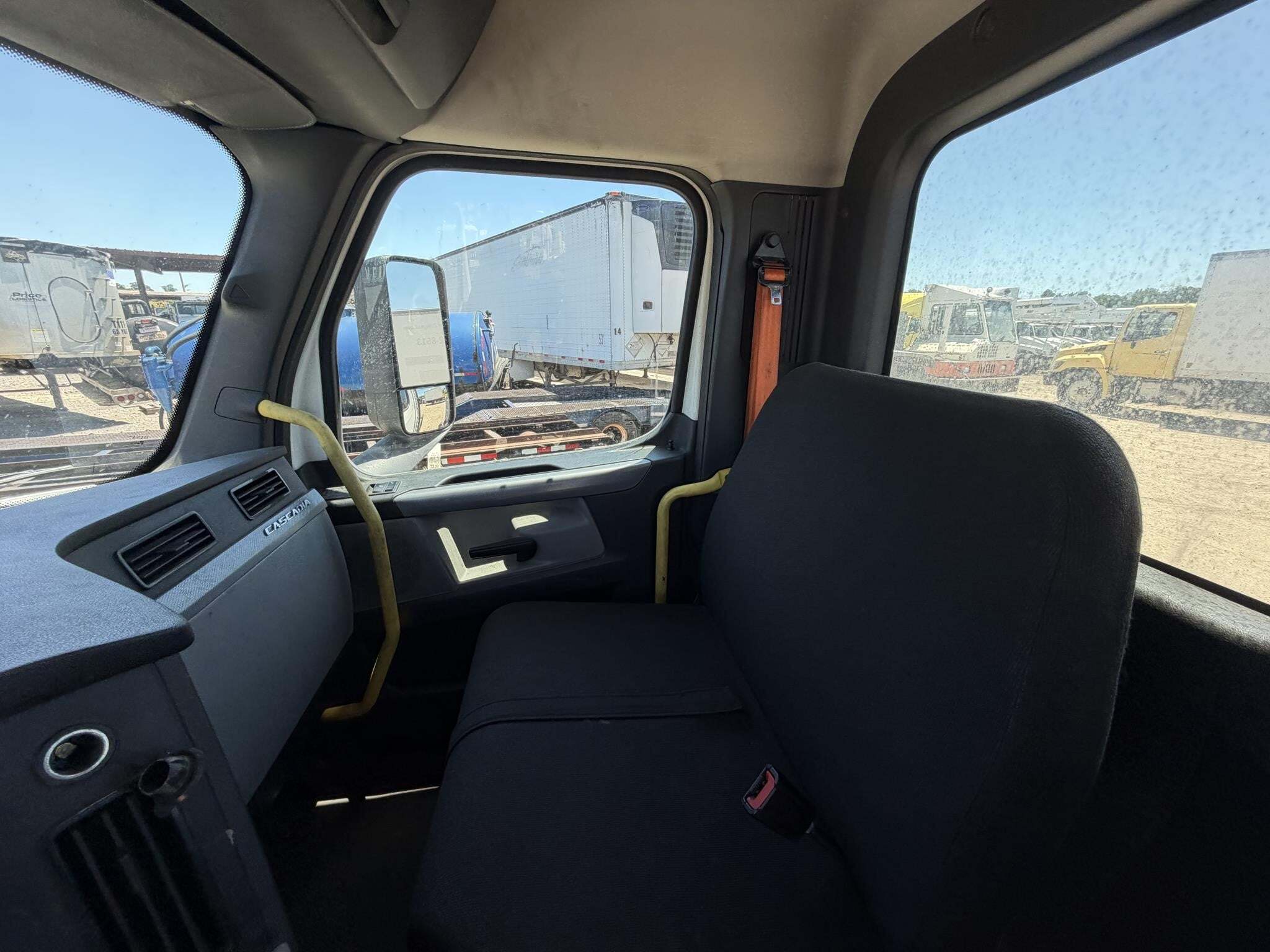 2022 Freightliner CASCADIA 116 Semi Trucks/Trailer