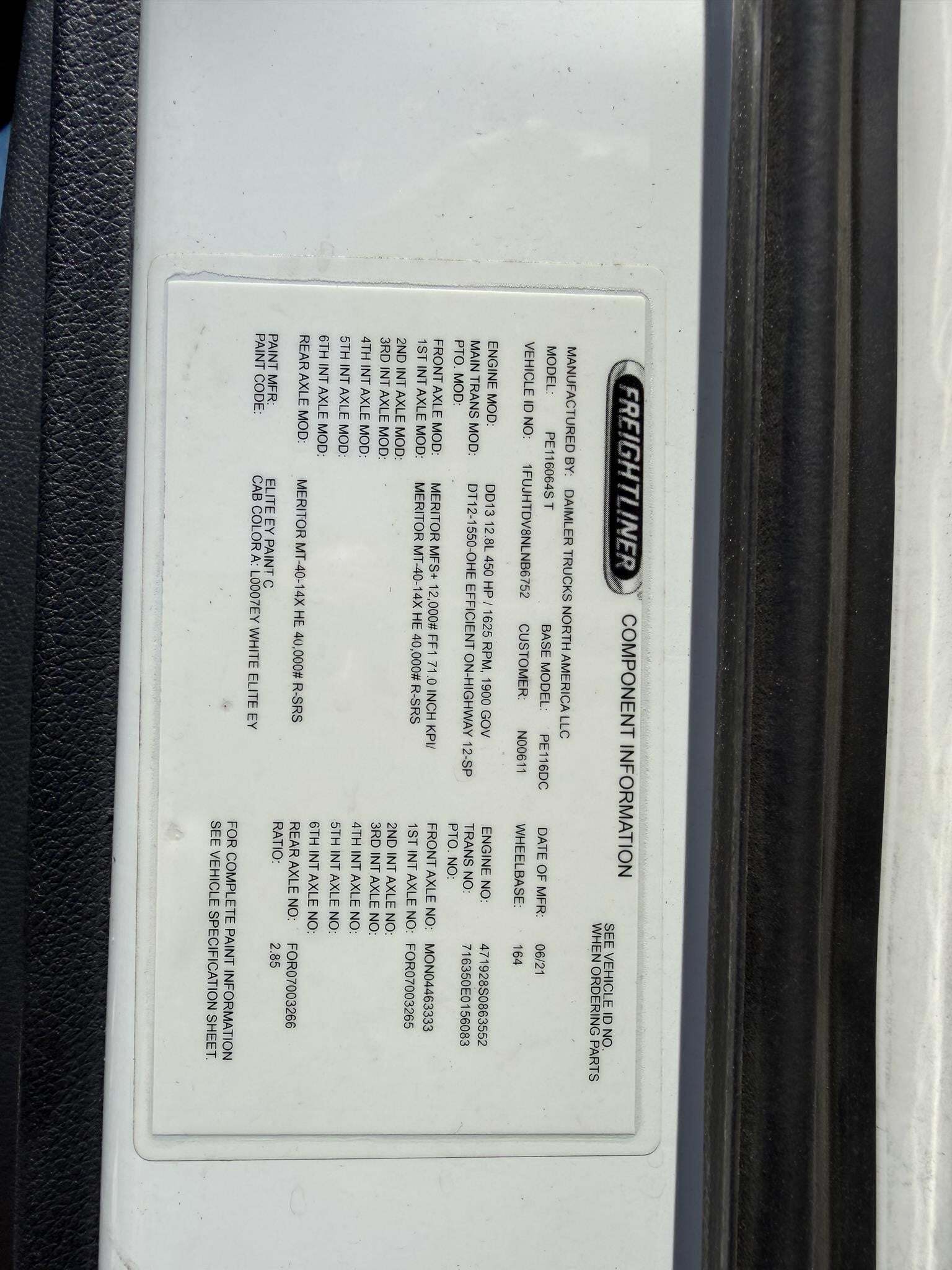 2022 Freightliner CASCADIA 116 Semi Trucks/Trailer