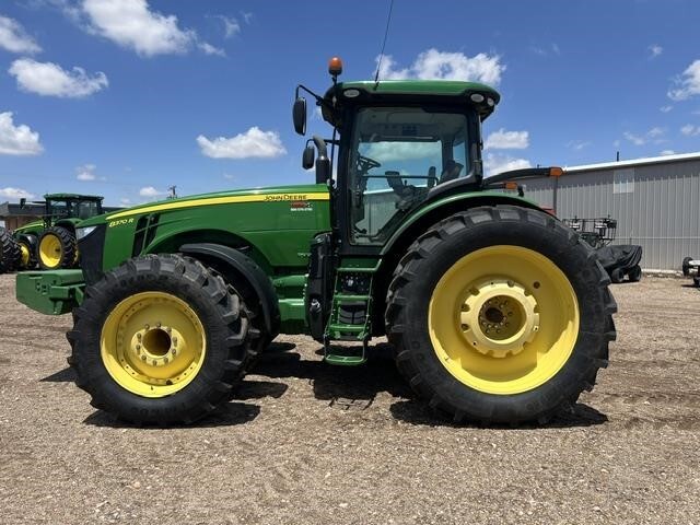 2014 John Deere 8370R Tractor