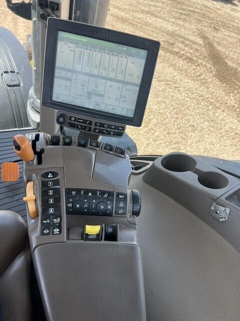 2014 John Deere 8370R Tractor