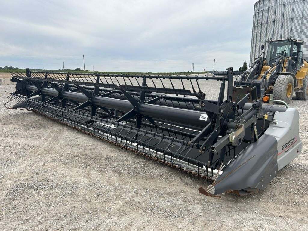 2013 Gleaner 9250 Platform