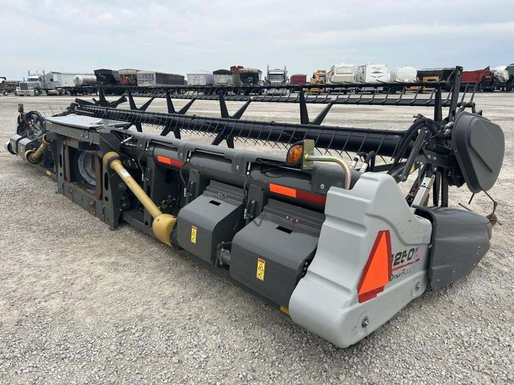 2013 Gleaner 9250 Platform
