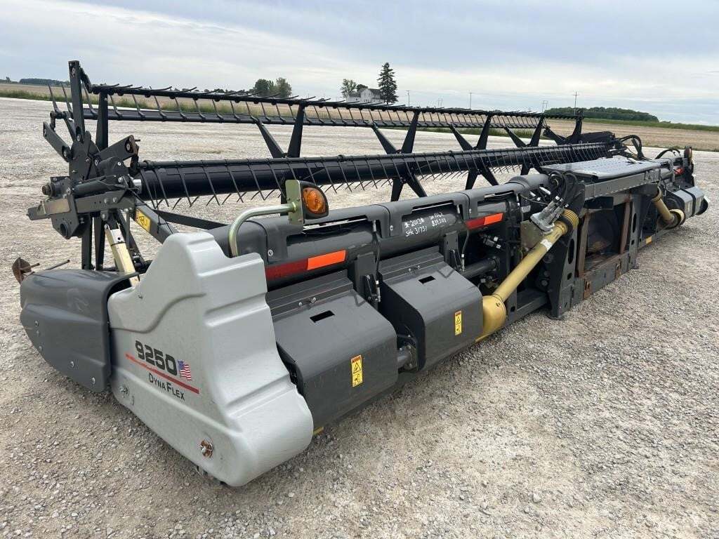 2013 Gleaner 9250 Platform
