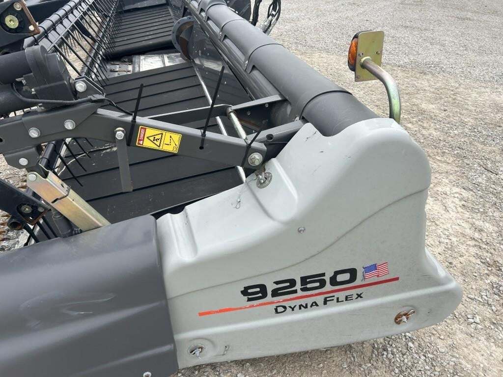 2013 Gleaner 9250 Platform