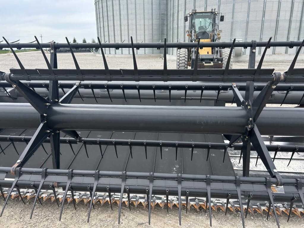 2013 Gleaner 9250 Platform