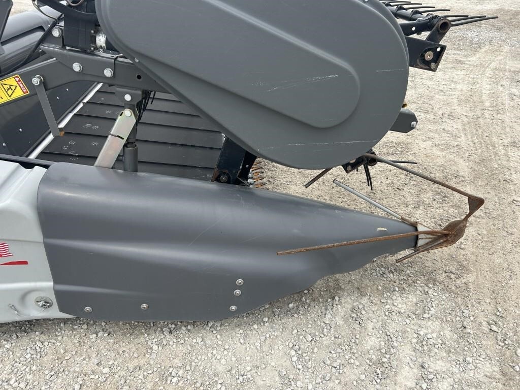 2013 Gleaner 9250 Platform