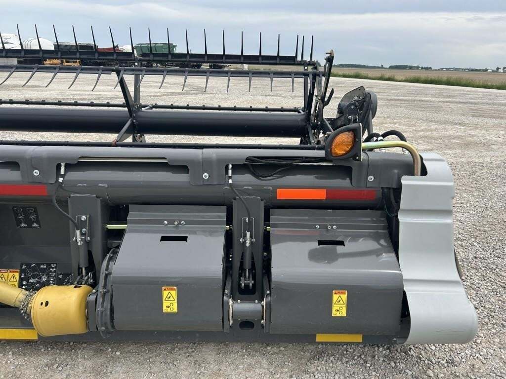 2013 Gleaner 9250 Platform