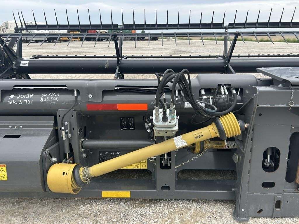 2013 Gleaner 9250 Platform