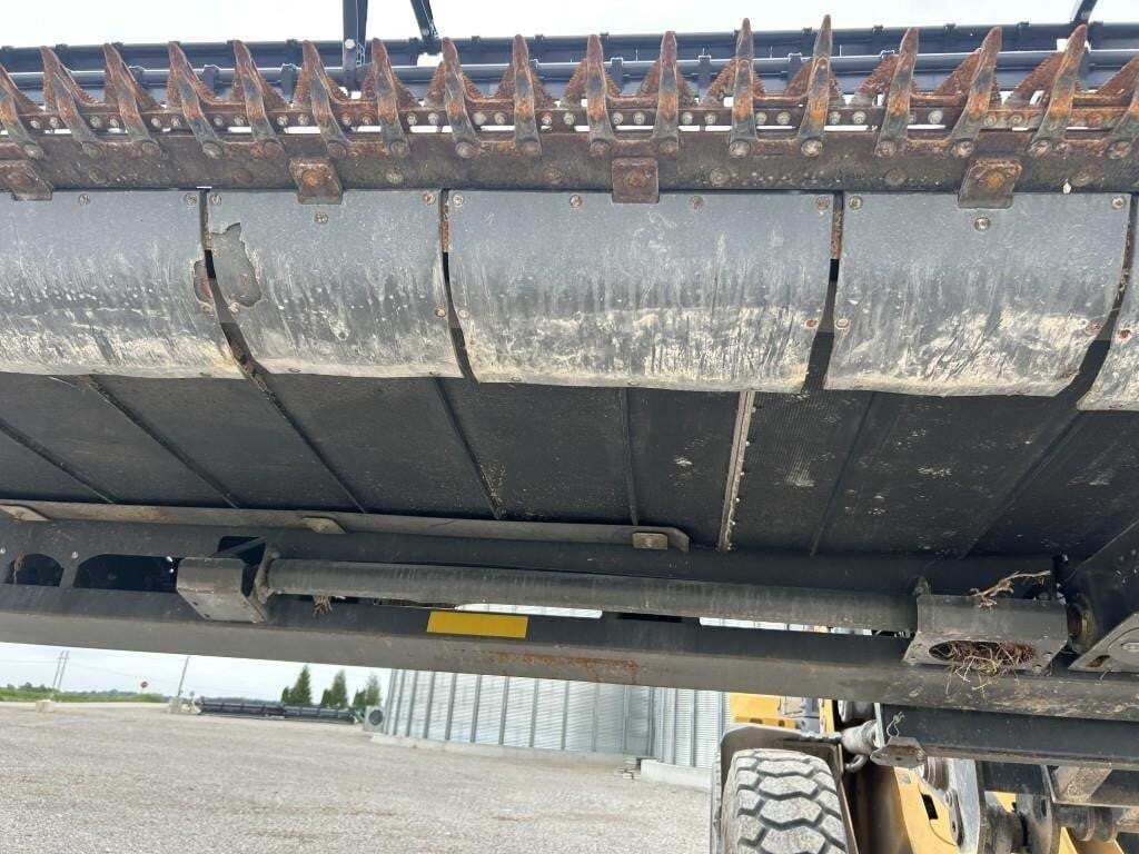 2013 Gleaner 9250 Platform