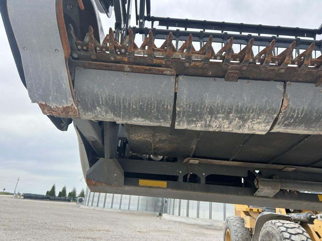 2013 Gleaner 9250 Platform
