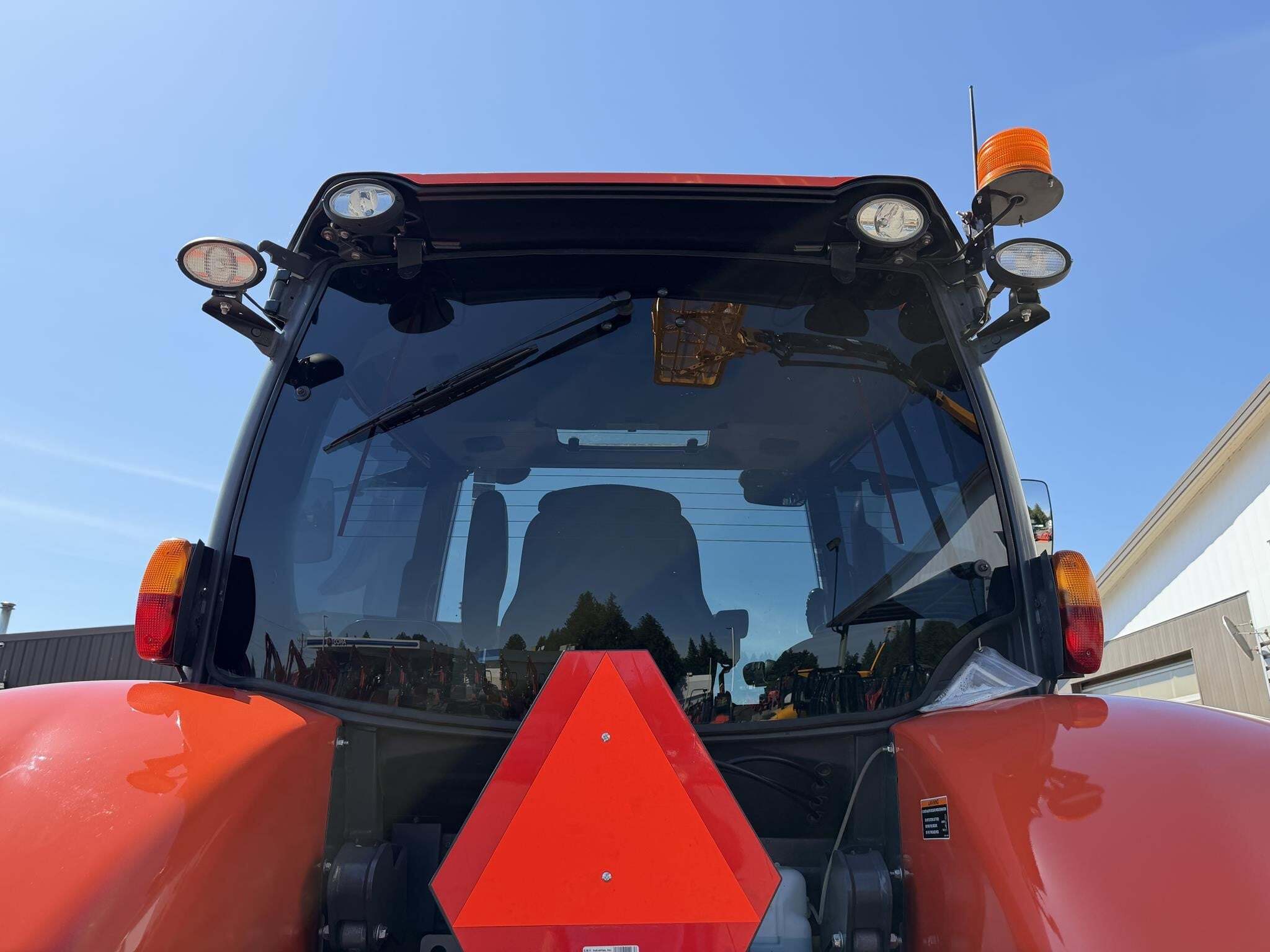 2022 Kubota M7-132 DELUXE Tractor