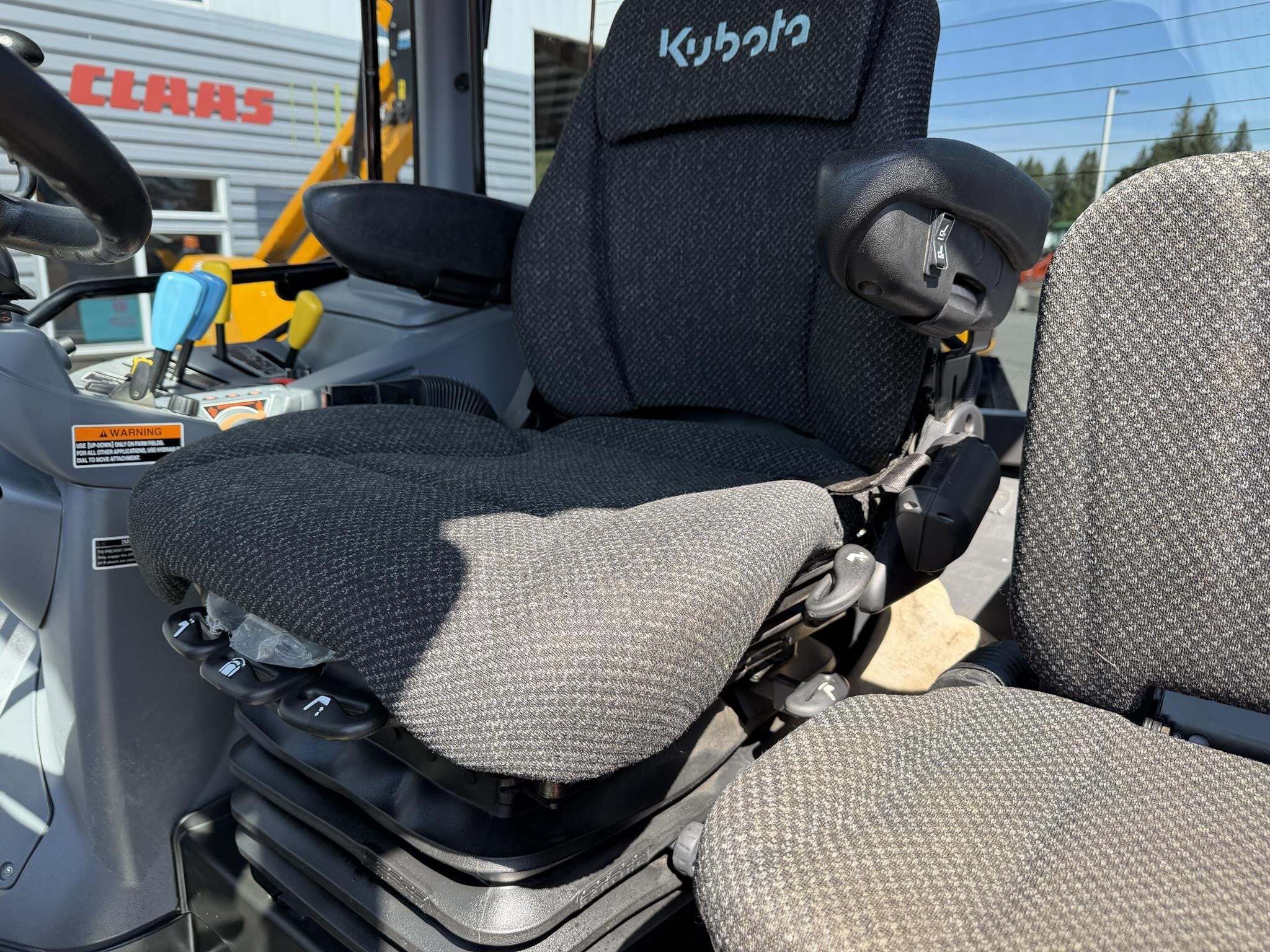 2022 Kubota M7-132 DELUXE Tractor