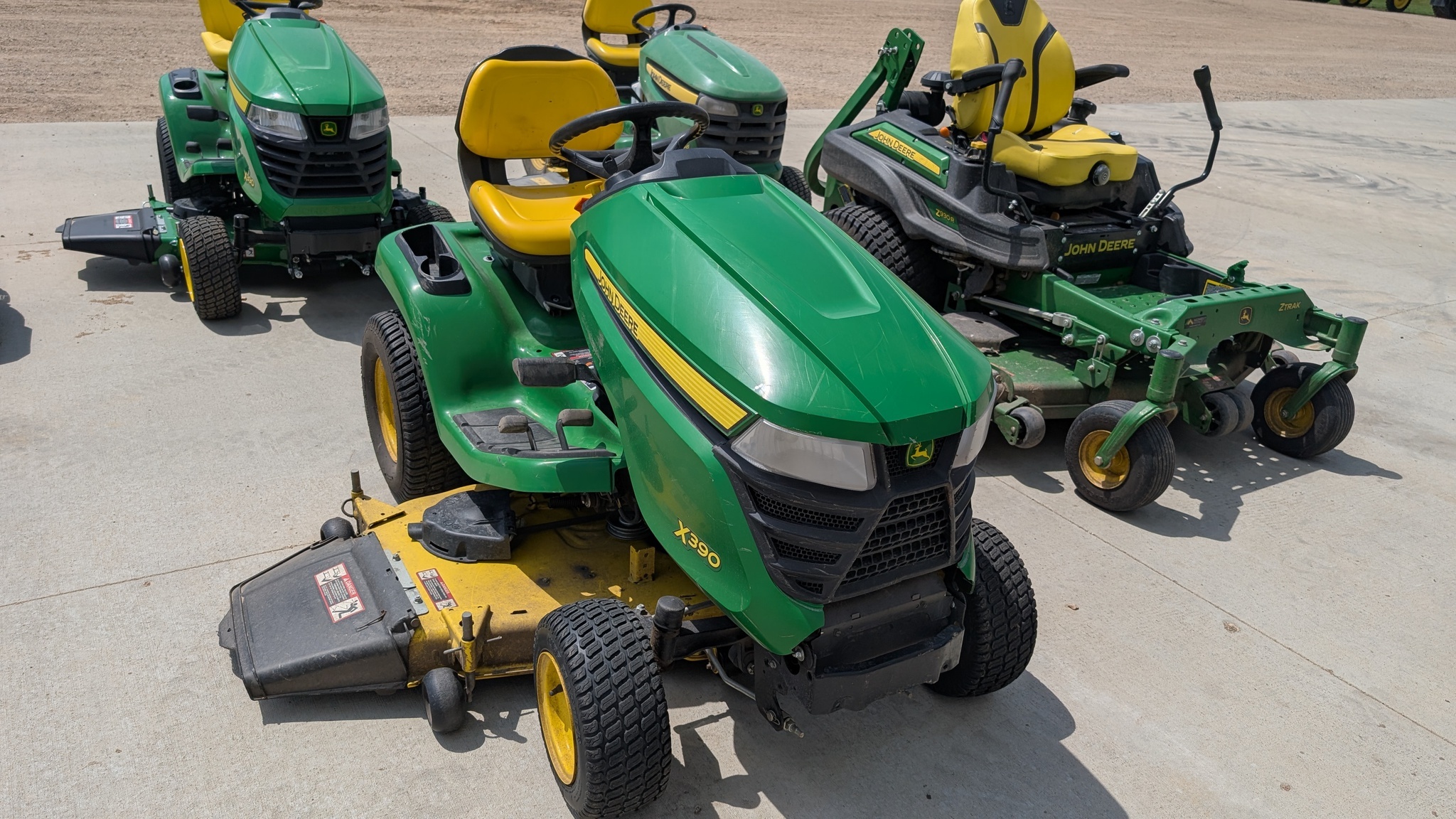 2016 John Deere X390 Lawn Mower