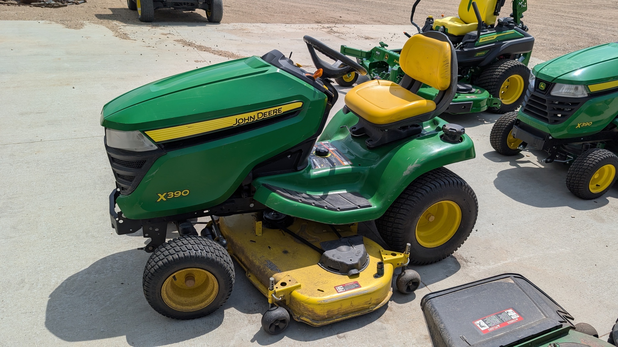 2016 John Deere X390 Lawn Mower