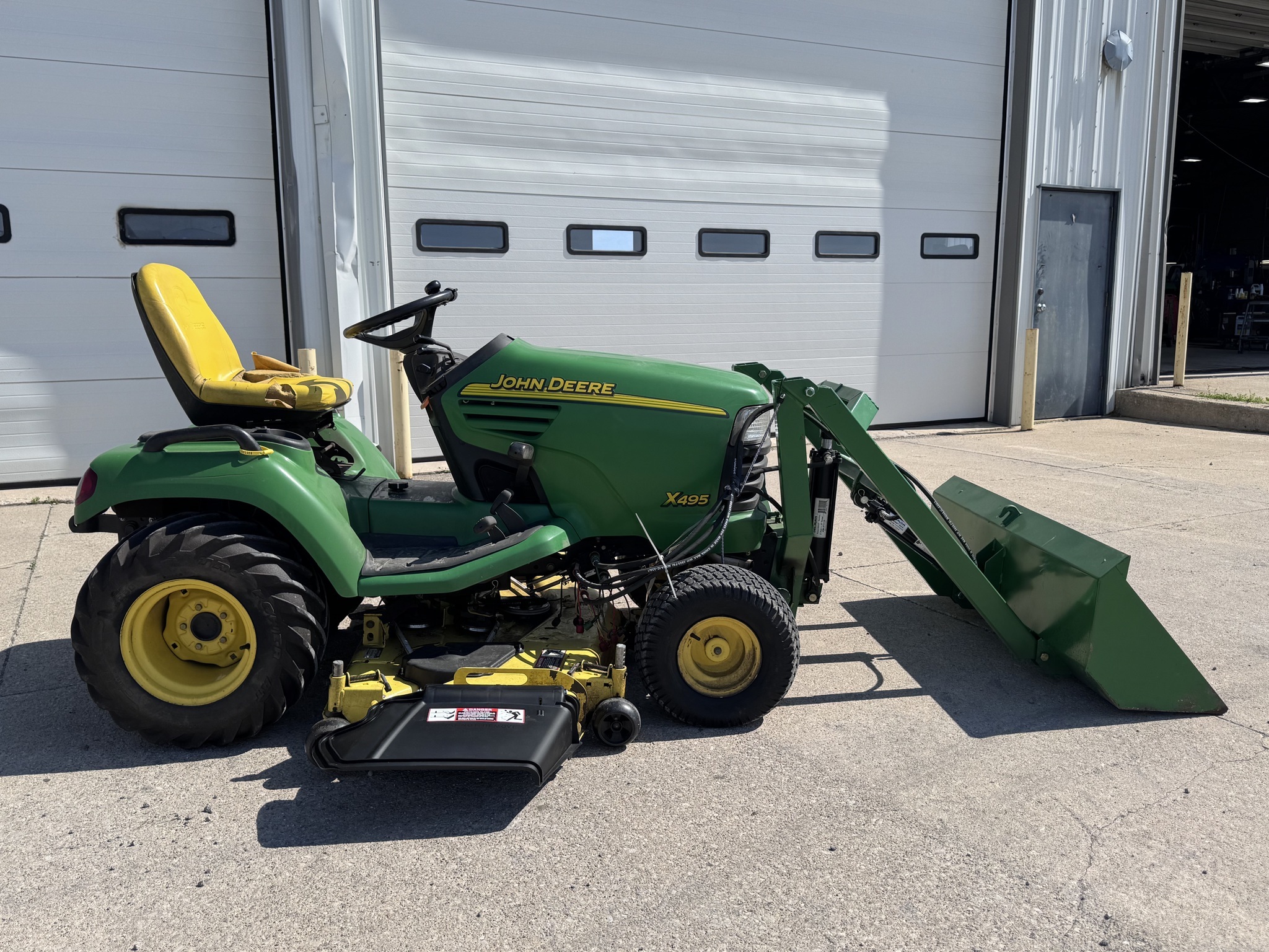 2002 John Deere X495 Lawn Mower