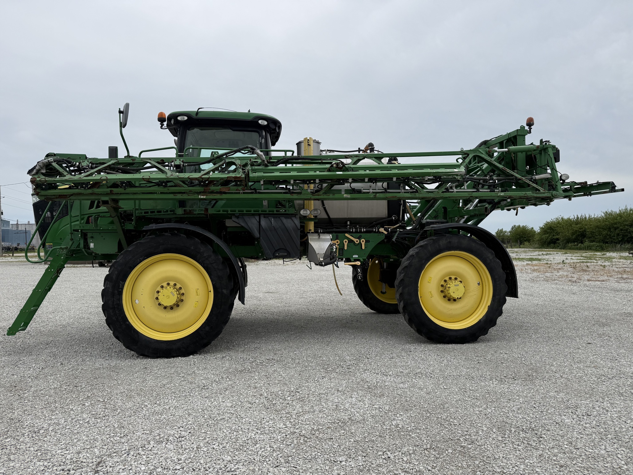 2018 John Deere R4038 Self-Propelled Sprayer