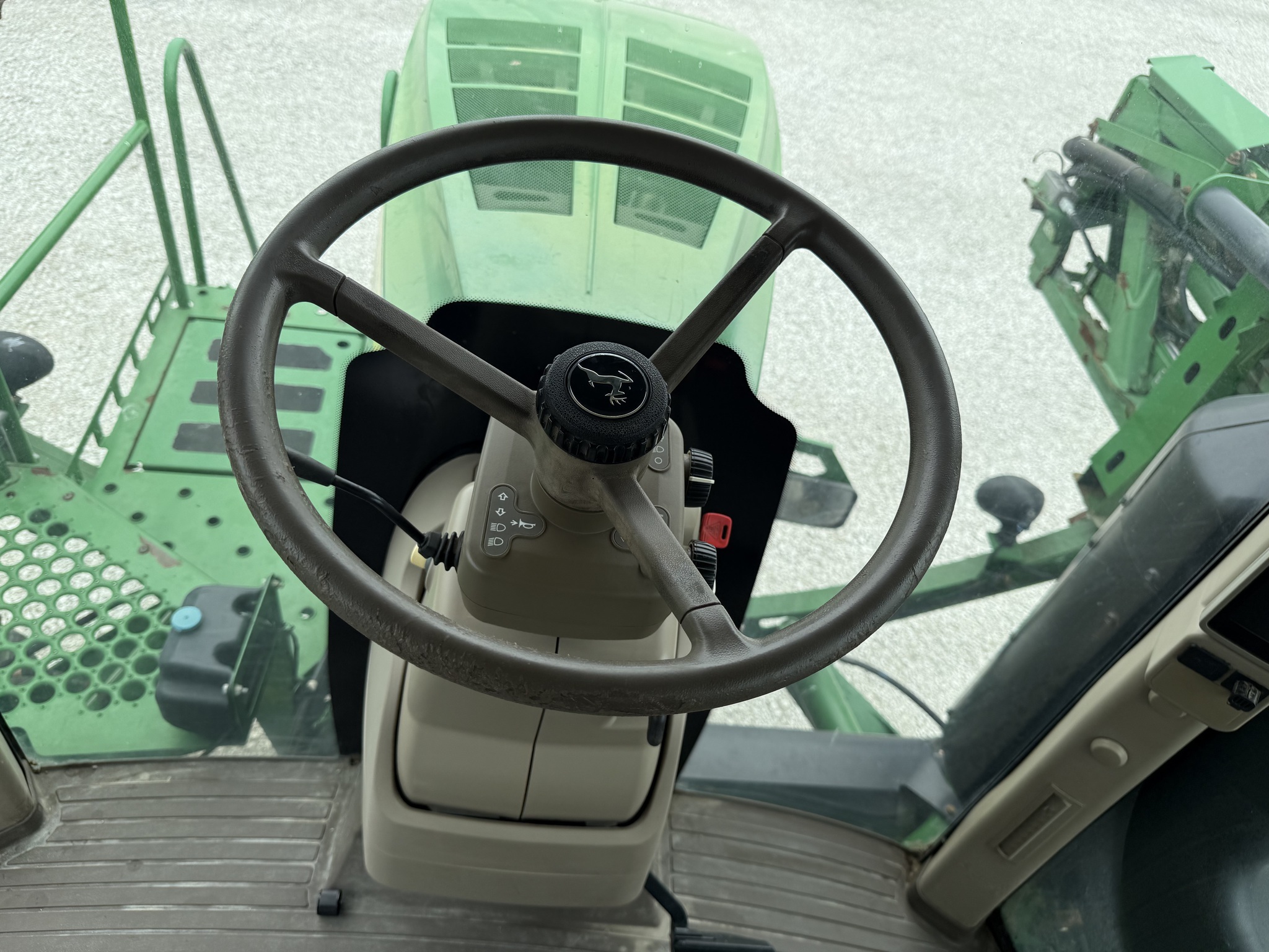2018 John Deere R4038 Self-Propelled Sprayer