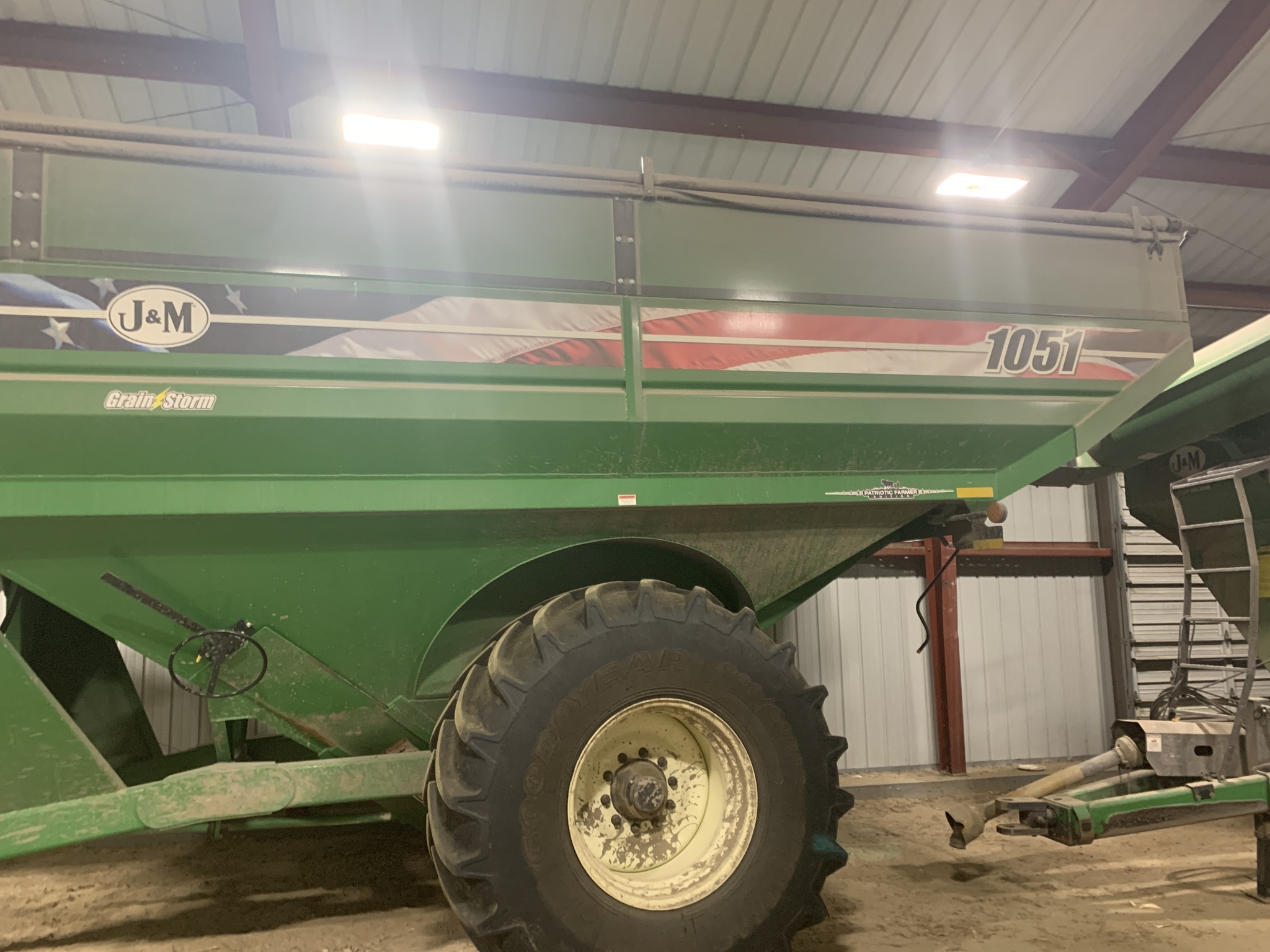 2020 J&M 1051-22 Grain Cart