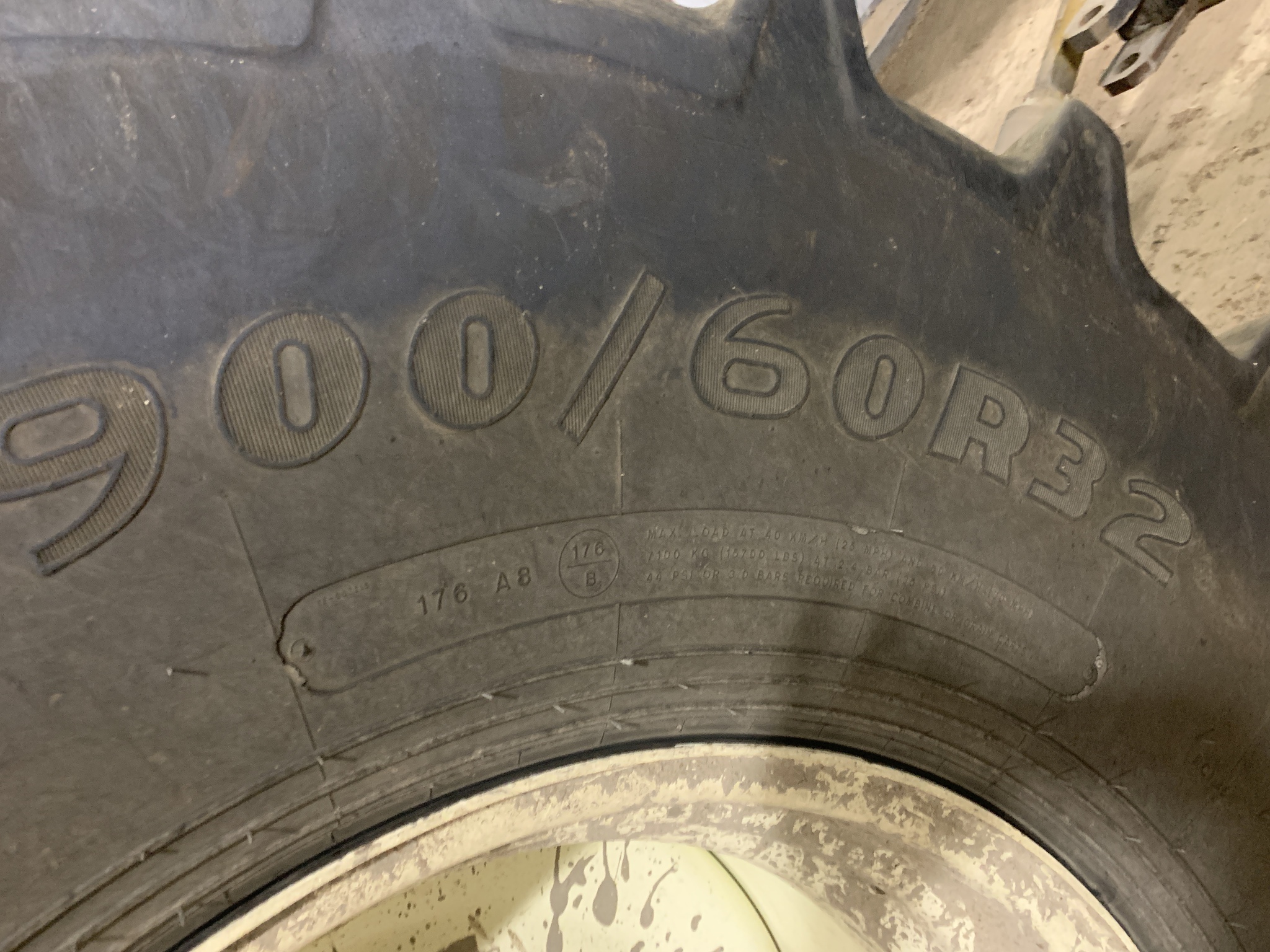 2020 J&M 1051-22 Grain Cart