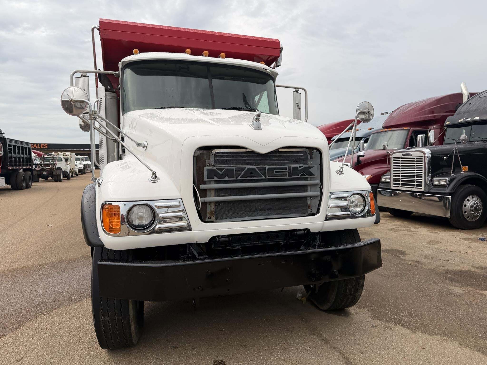 2006 Mack Granite CV713 Dump Trucks/Trailer
