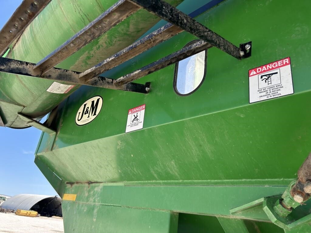 2008 J&M 1000-20 Grain Cart