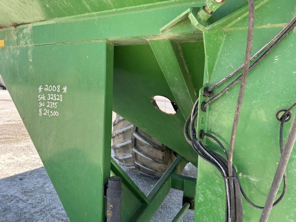 2008 J&M 1000-20 Grain Cart