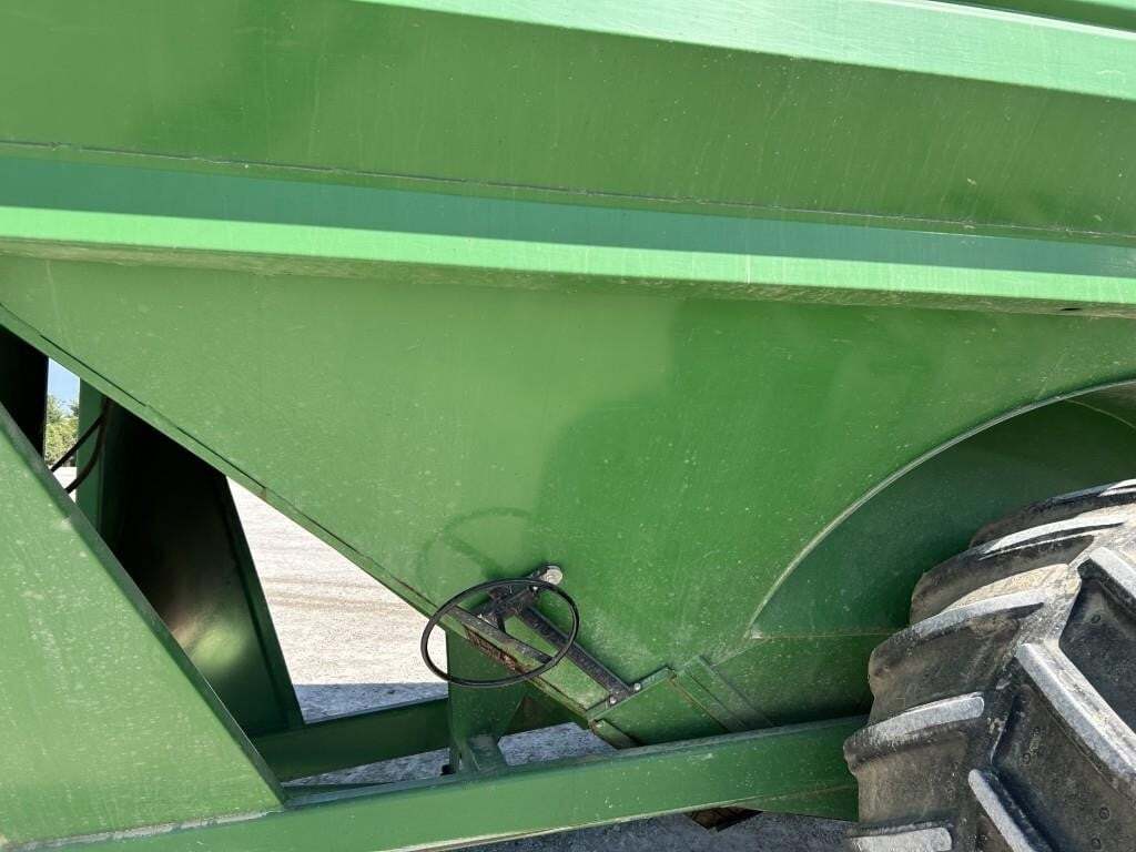 2008 J&M 1000-20 Grain Cart