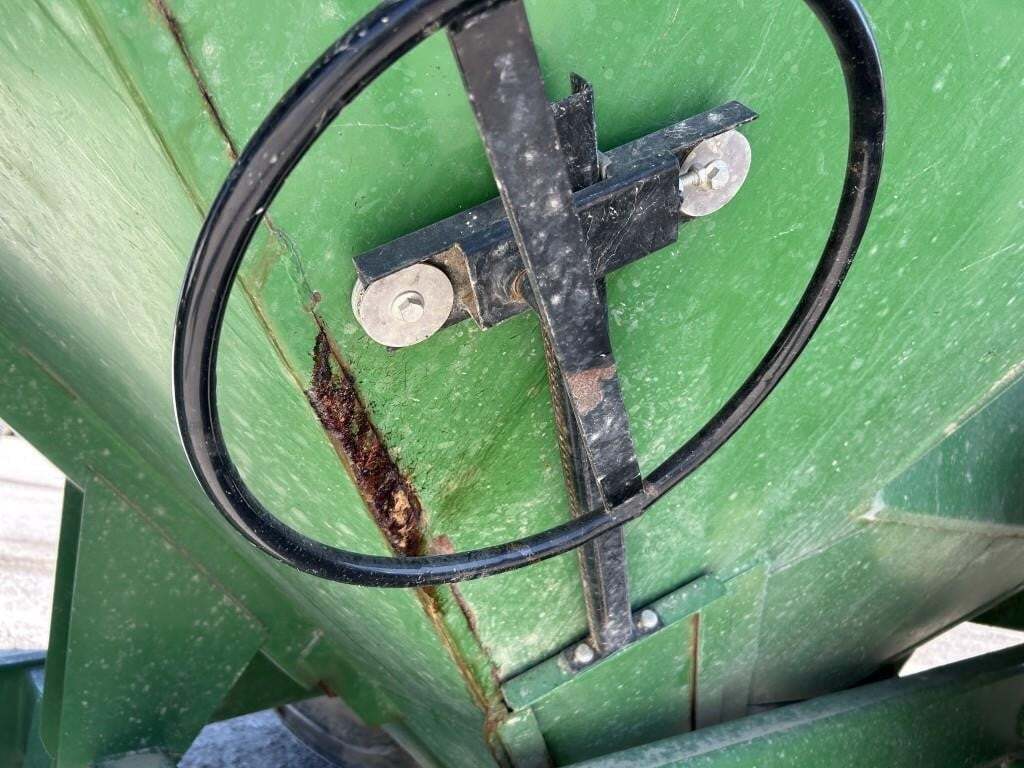 2008 J&M 1000-20 Grain Cart