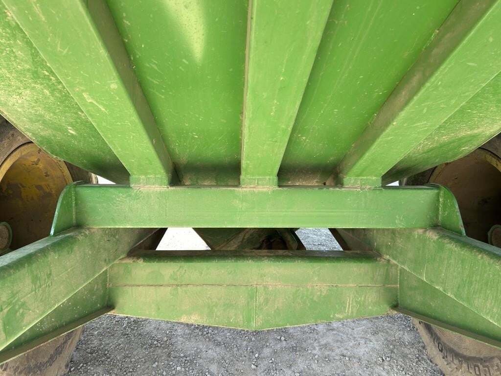 2008 J&M 1000-20 Grain Cart