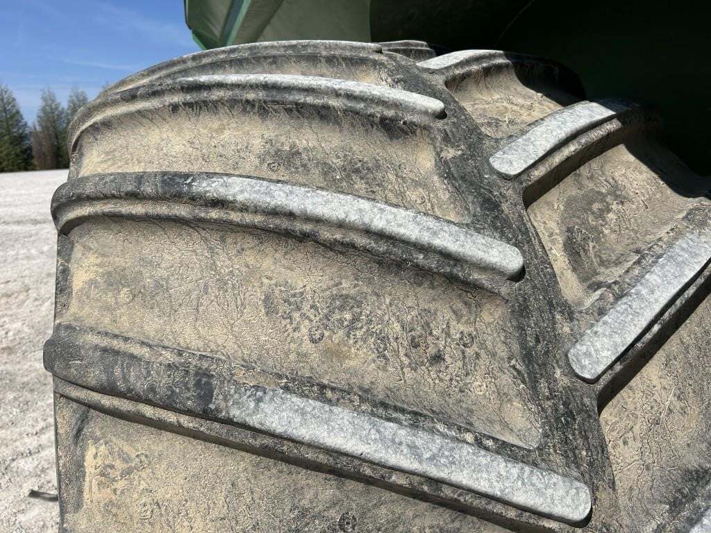 2008 J&M 1000-20 Grain Cart